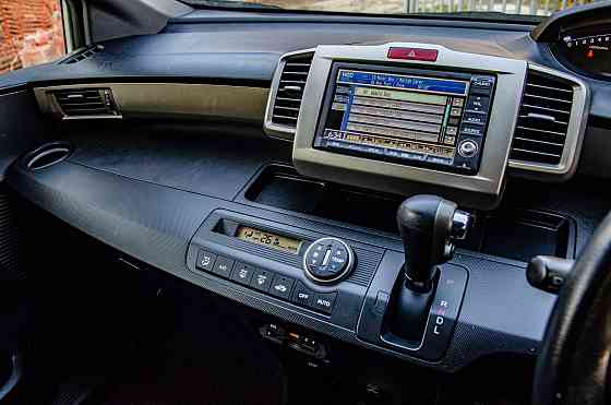 Продам Honda Freed Spike Новосибирск