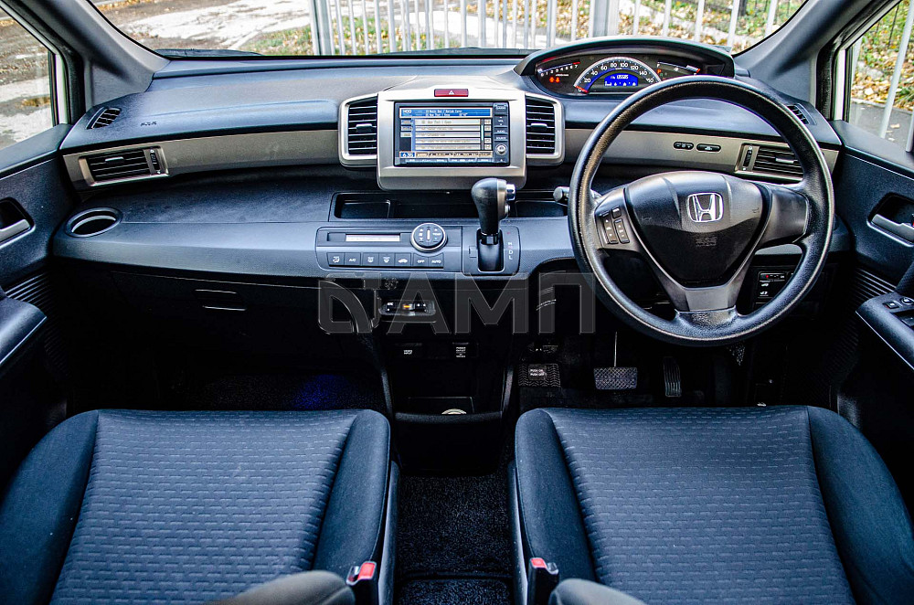 Продам Honda Freed Spike Новосибирск - изображение 3
