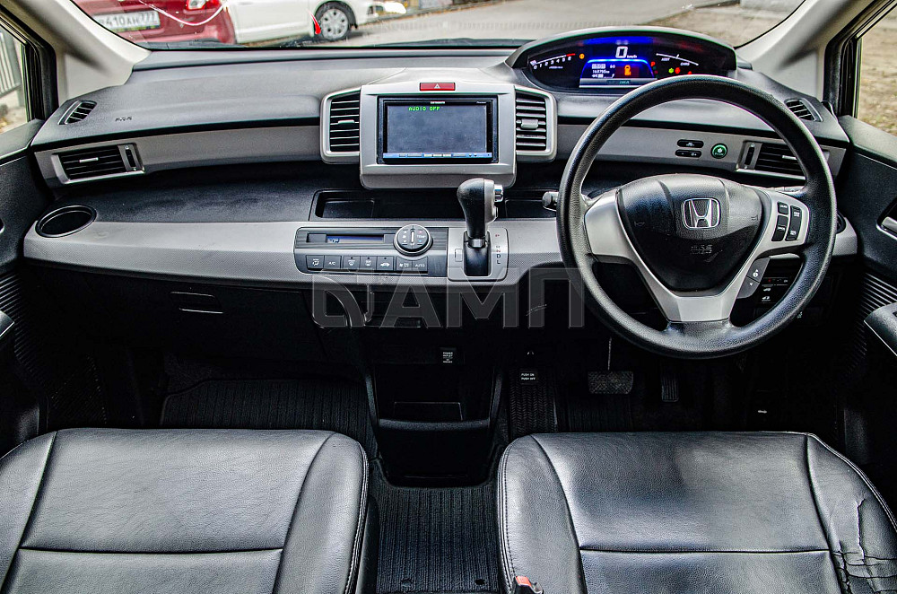 Продам Honda Freed Новосибирск - изображение 3