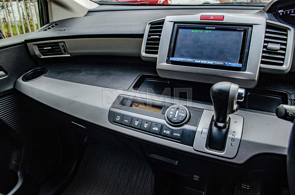 Продам Honda Freed Новосибирск - изображение 7