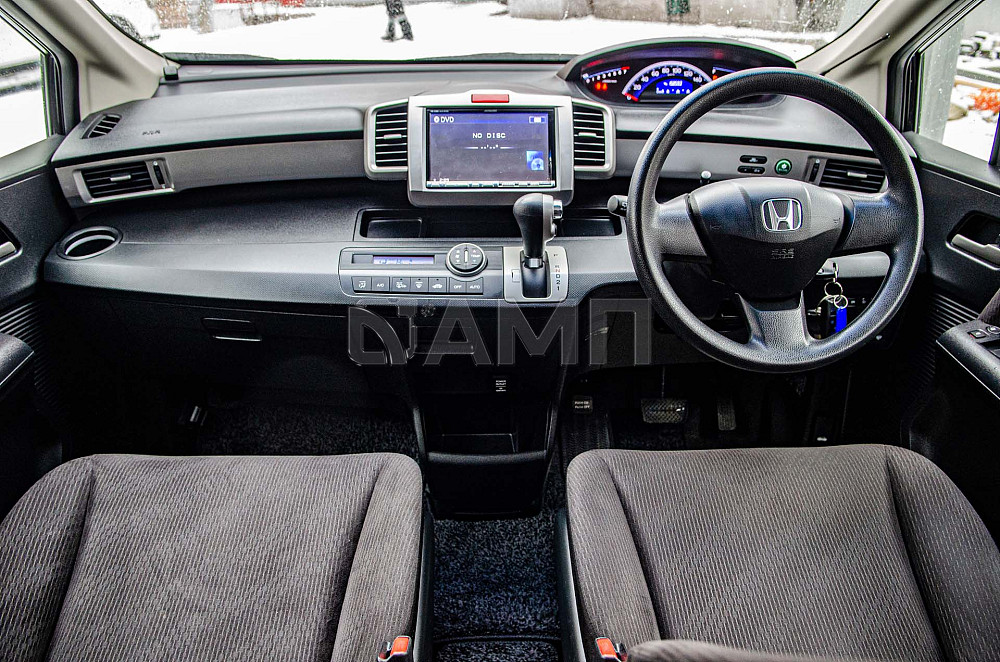 Продам Honda Freed Новосибирск - изображение 3