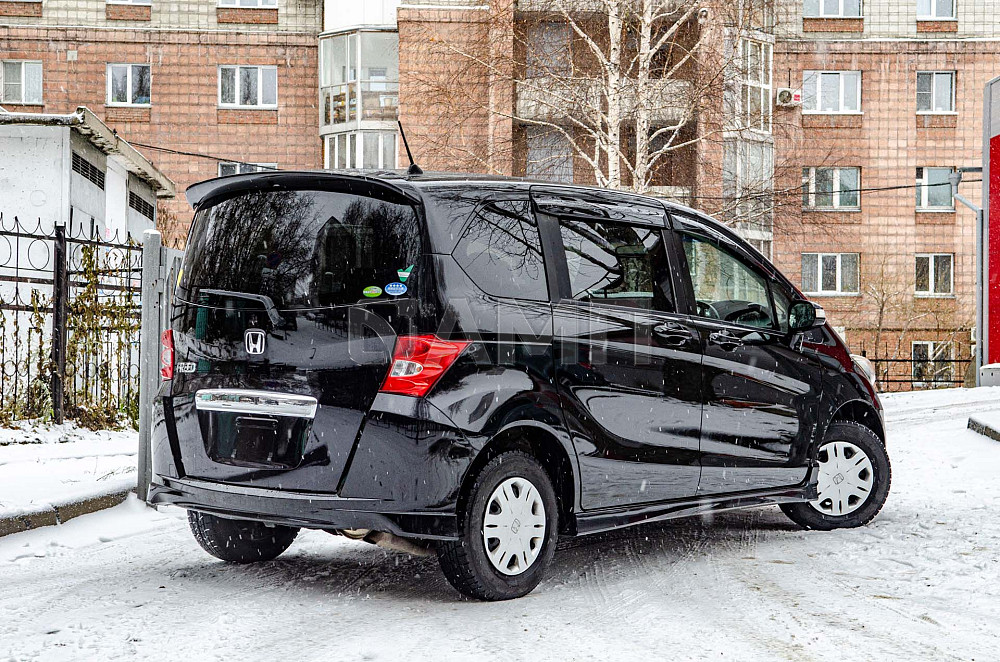 Продам Honda Freed Новосибирск - изображение 2
