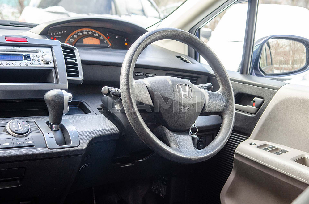 Продам Honda Freed Новосибирск - изображение 3