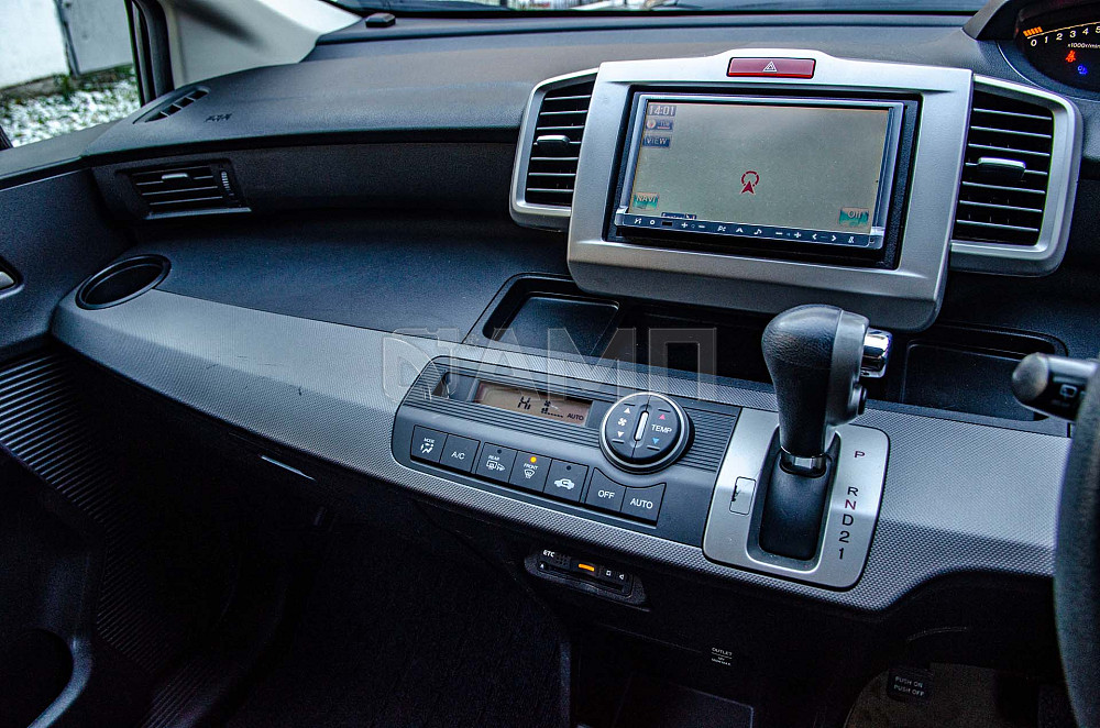 Продам Honda Freed Новосибирск - изображение 9