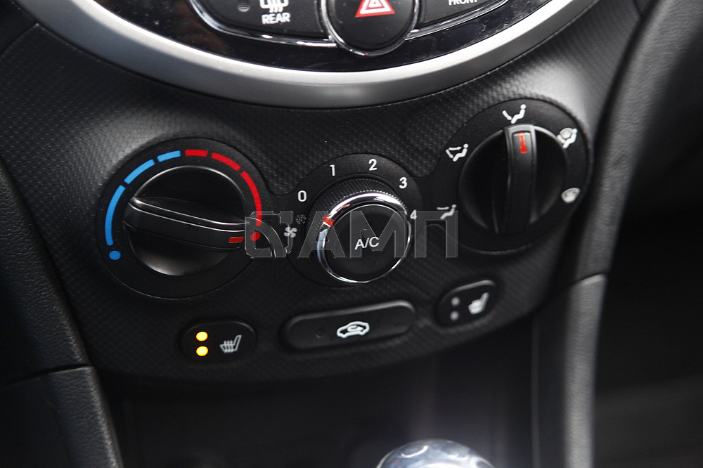 Продам Hyundai Solaris Новосибирск - изображение 3