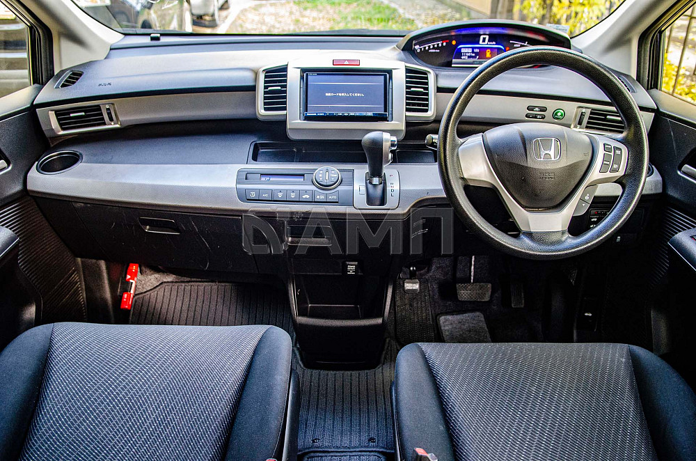Продам Honda Freed Новосибирск - изображение 3