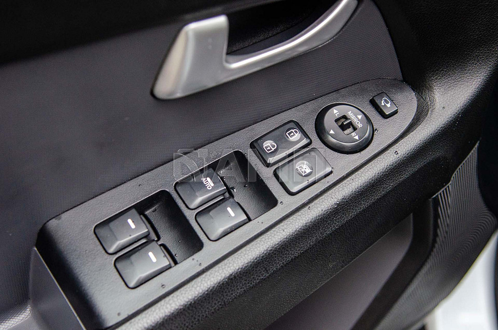 Продам Kia Sportage Новосибирск - изображение 3