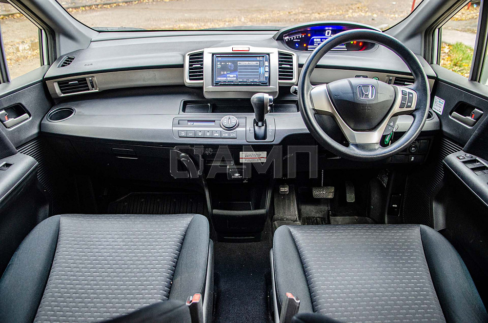 Продам Honda Freed Spike Новосибирск - изображение 3