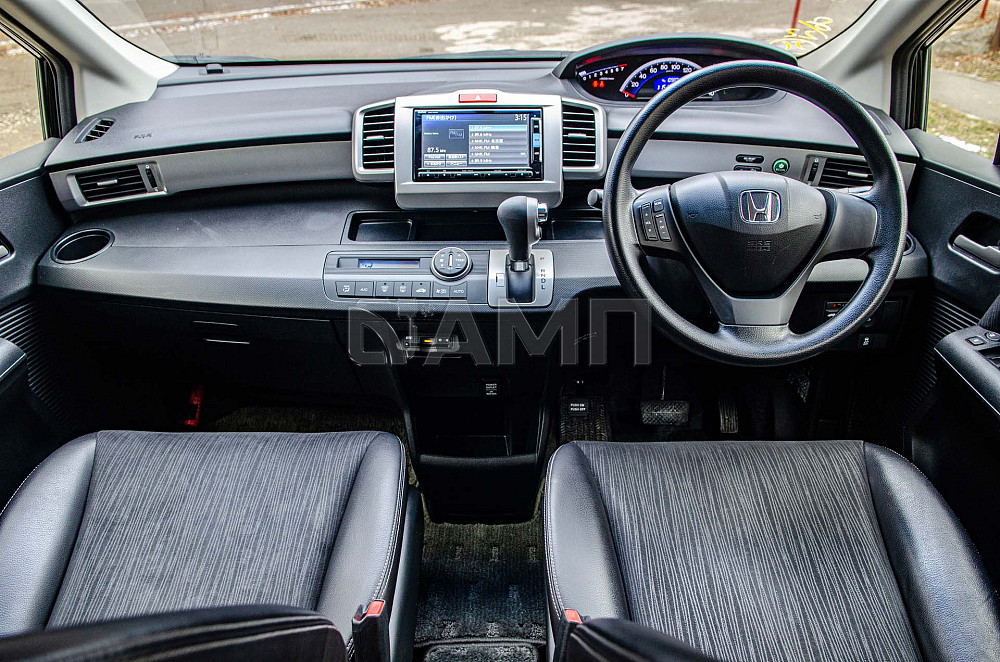 Продам Honda Freed Новосибирск - изображение 3
