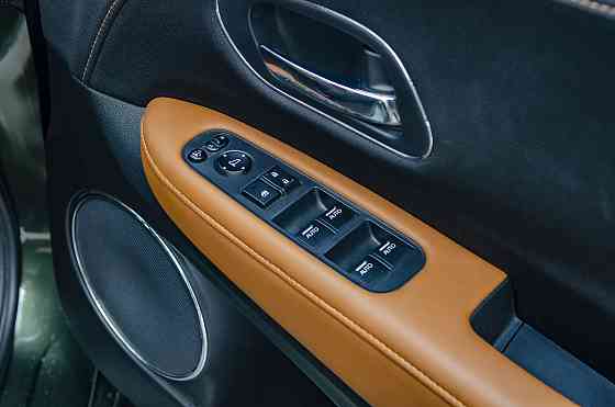 Продам Honda Vezel Новосибирск