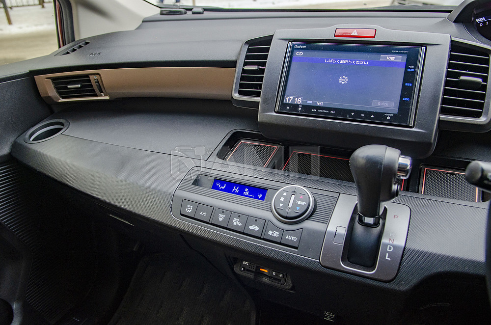 Продам Honda Freed Новосибирск - изображение 9