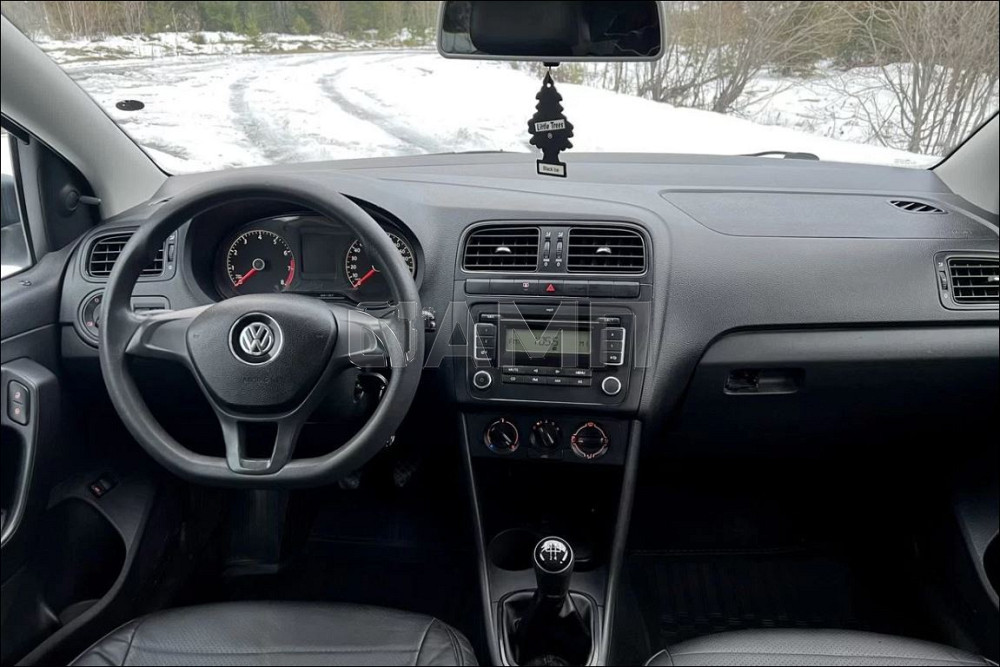 Продам Volkswagen Polo Новосибирск - изображение 3