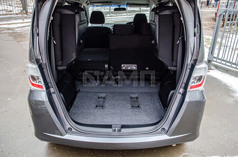 Продам Honda Freed Новосибирск - изображение 5