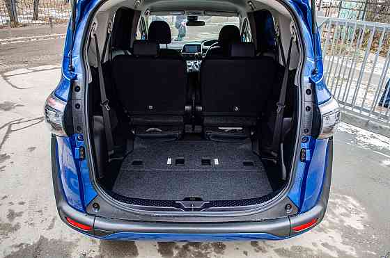 Продам Toyota Sienta Новосибирск