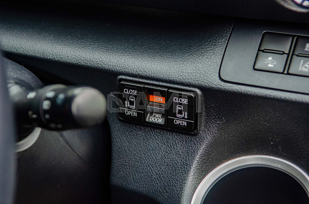 Продам Toyota Sienta Новосибирск - изображение 7