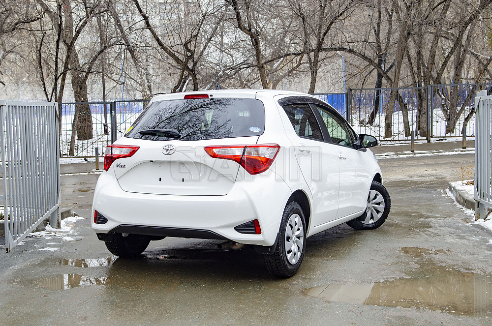 Продам Toyota Vitz Новосибирск - изображение 2