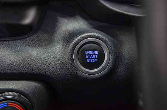 Продам Toyota Yaris Новосибирск