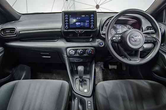 Продам Toyota Yaris Новосибирск