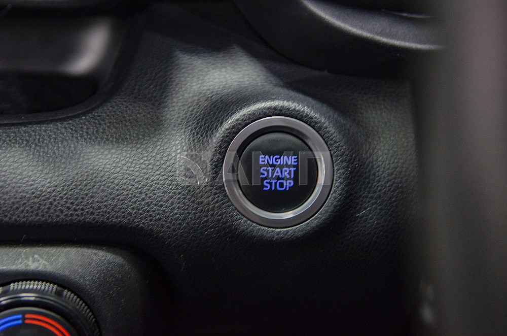 Продам Toyota Yaris Новосибирск - изображение 6