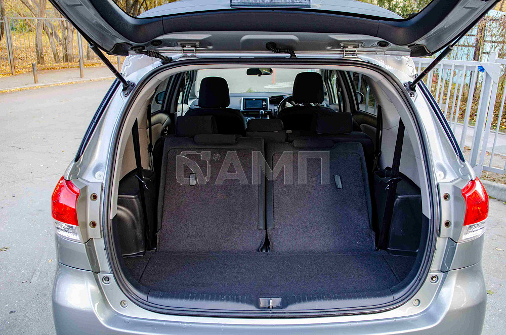 Продам Toyota Wish Новосибирск - изображение 7