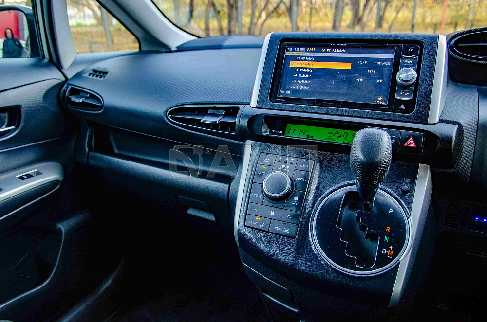 Продам Toyota Wish Новосибирск - изображение 6