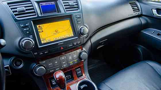 Продам Toyota Highlander Новосибирск