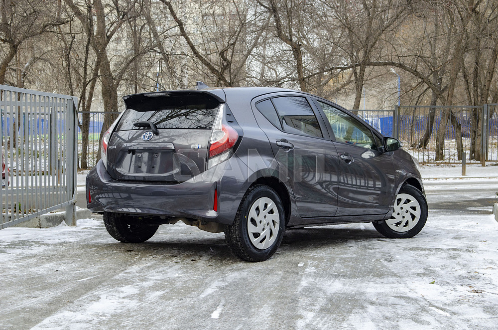 Продам Toyota Aqua Новосибирск - изображение 2