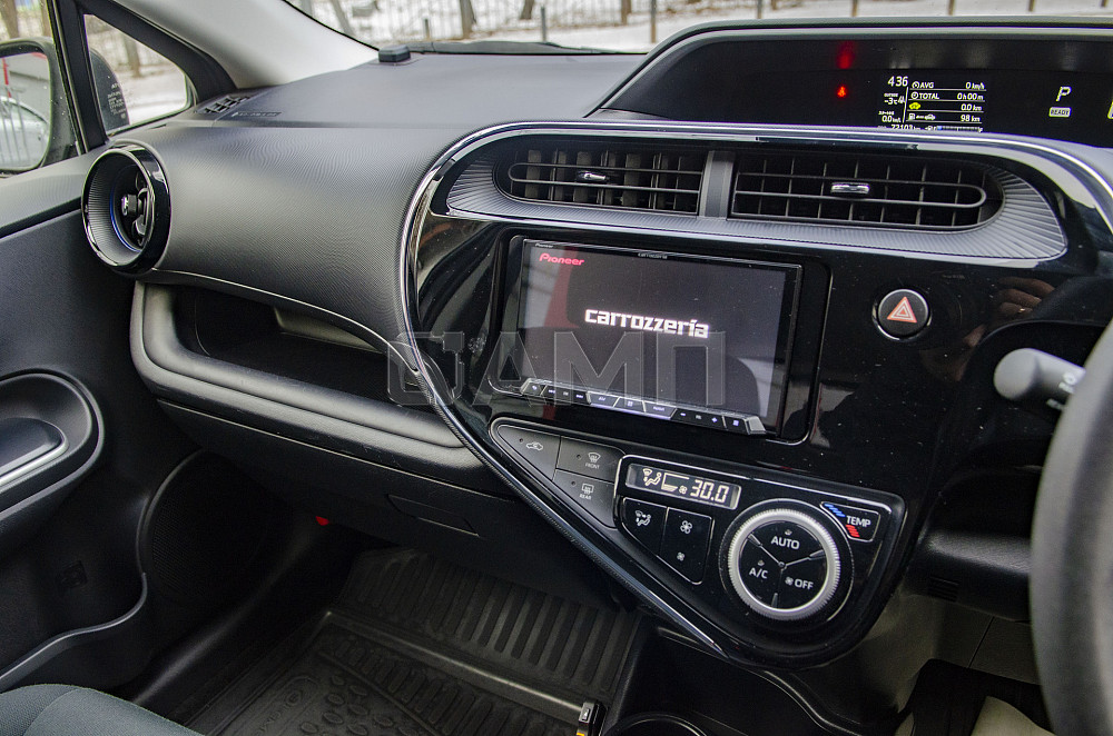 Продам Toyota Aqua Новосибирск - изображение 4