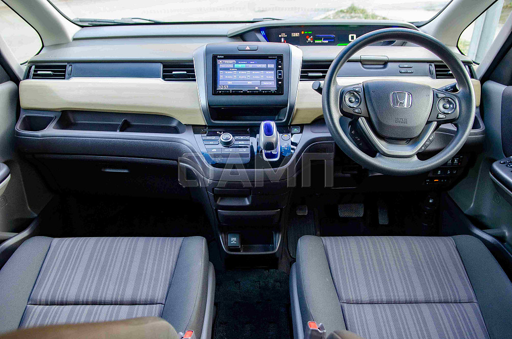 Продам Honda Freed Новосибирск - изображение 3