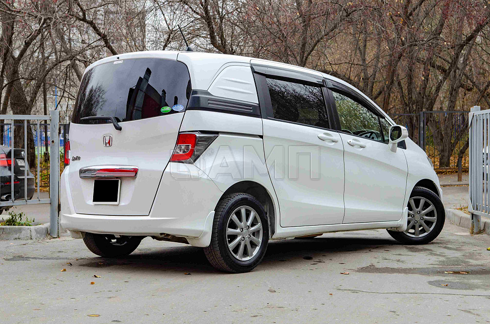 Продам Honda Freed Spike Новосибирск - изображение 2
