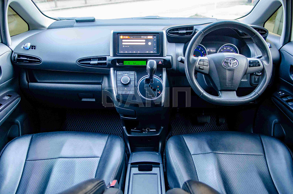 Продам Toyota Wish Новосибирск - изображение 3