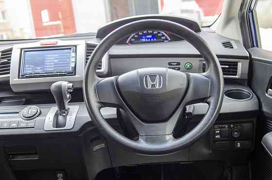 Продам Honda Freed Новосибирск