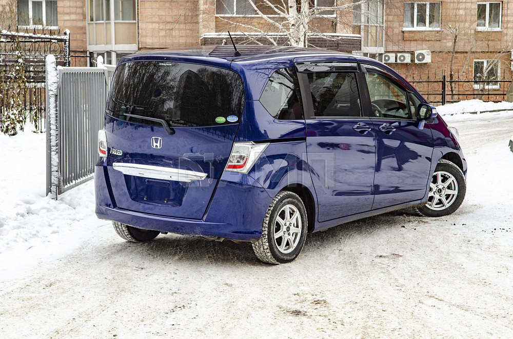 Продам Honda Freed Новосибирск - изображение 2