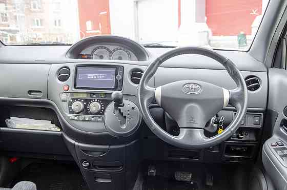 Продам Toyota Sienta Новосибирск