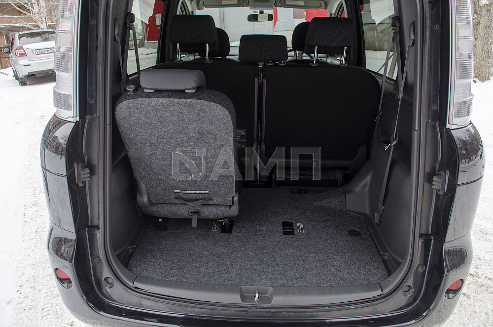 Продам Toyota Sienta Новосибирск - изображение 7