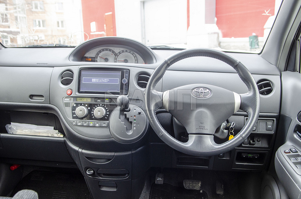 Продам Toyota Sienta Новосибирск - изображение 3