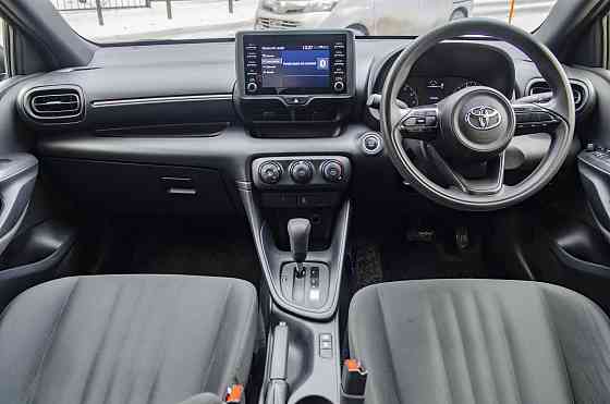 Продам Toyota Yaris Новосибирск