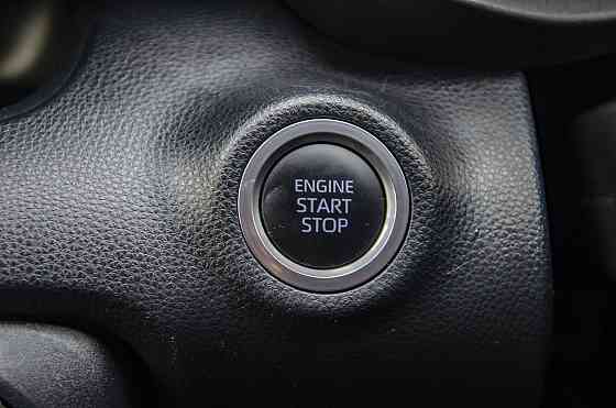 Продам Toyota Yaris Новосибирск