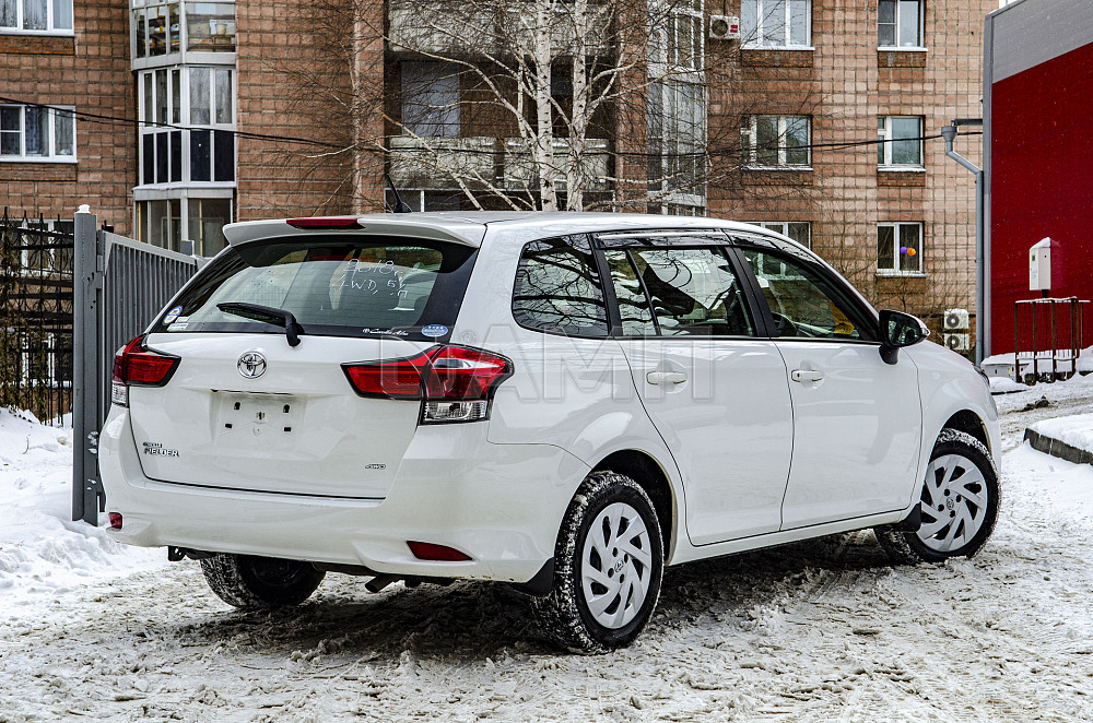 Продам Toyota Corolla Fielder Новосибирск - изображение 2