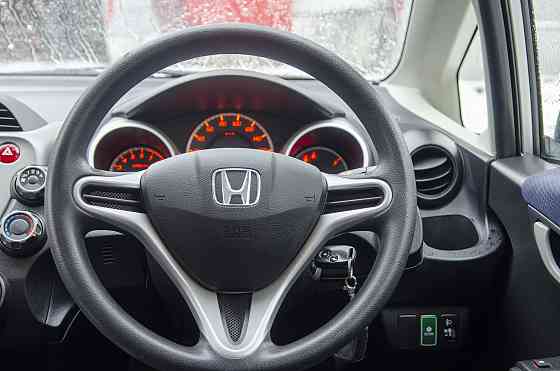 Продам Honda Fit Новосибирск