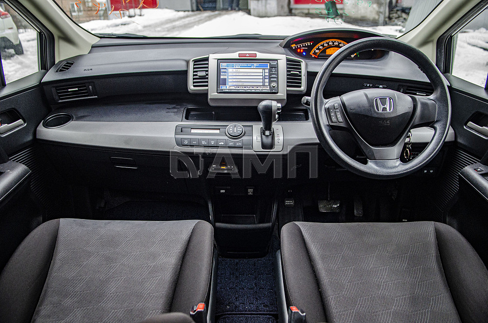 Продам Honda Freed Новосибирск - изображение 3