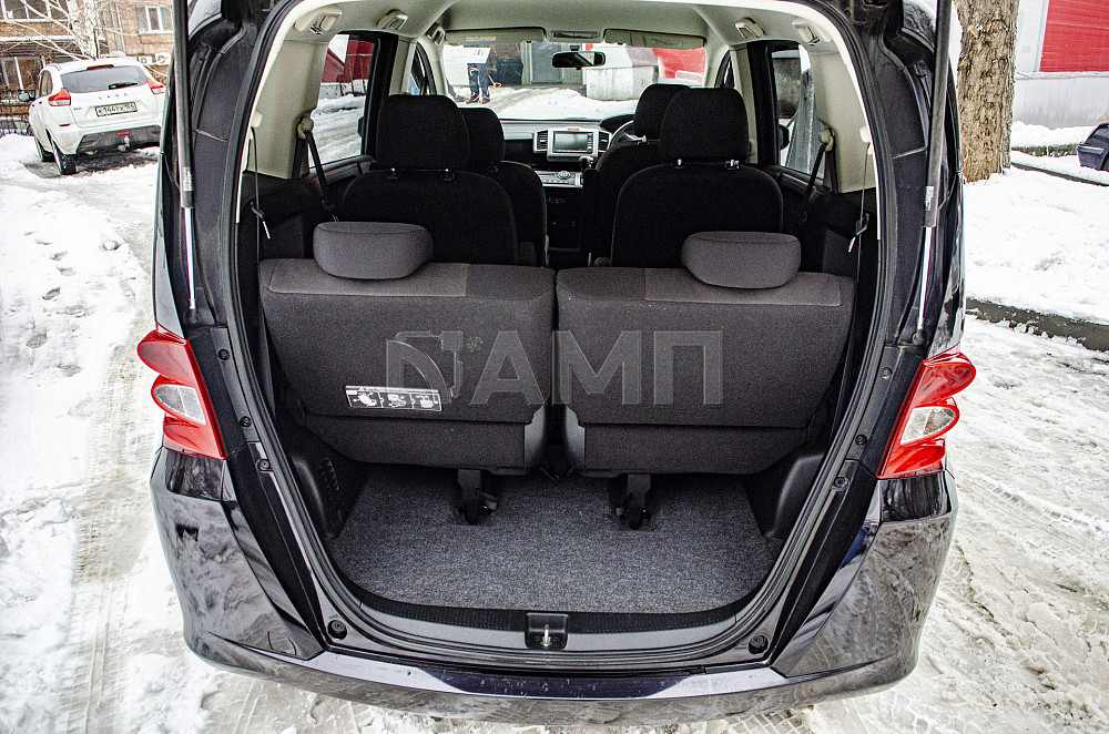 Продам Honda Freed Новосибирск - изображение 8