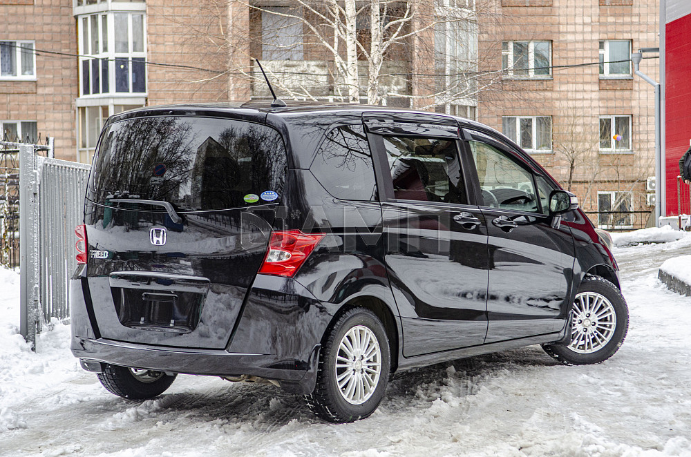 Продам Honda Freed Новосибирск - изображение 2