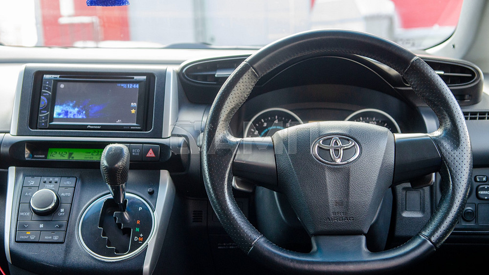 Продам Toyota Wish Новосибирск - изображение 3