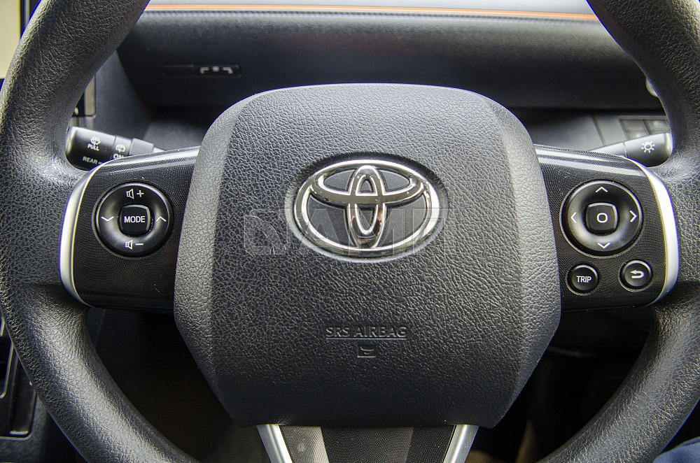 Продам Toyota Sienta Новосибирск - изображение 6