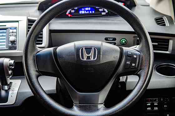 Продам Honda Freed Новосибирск