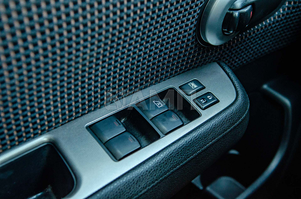 Продам Nissan Tiida Новосибирск - изображение 9