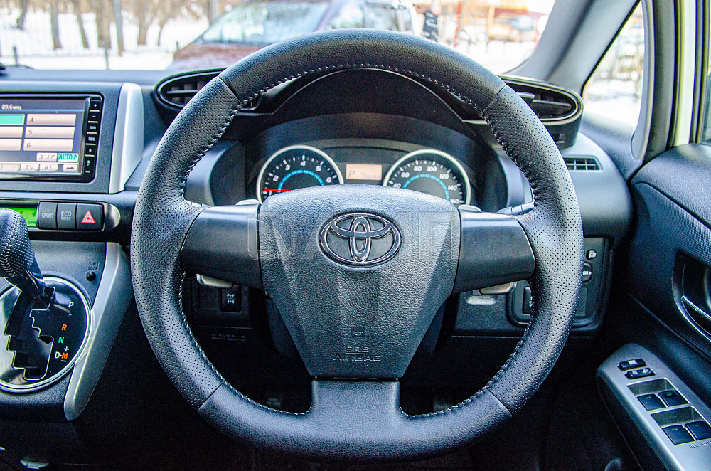 Продам Toyota Wish Новосибирск - изображение 7
