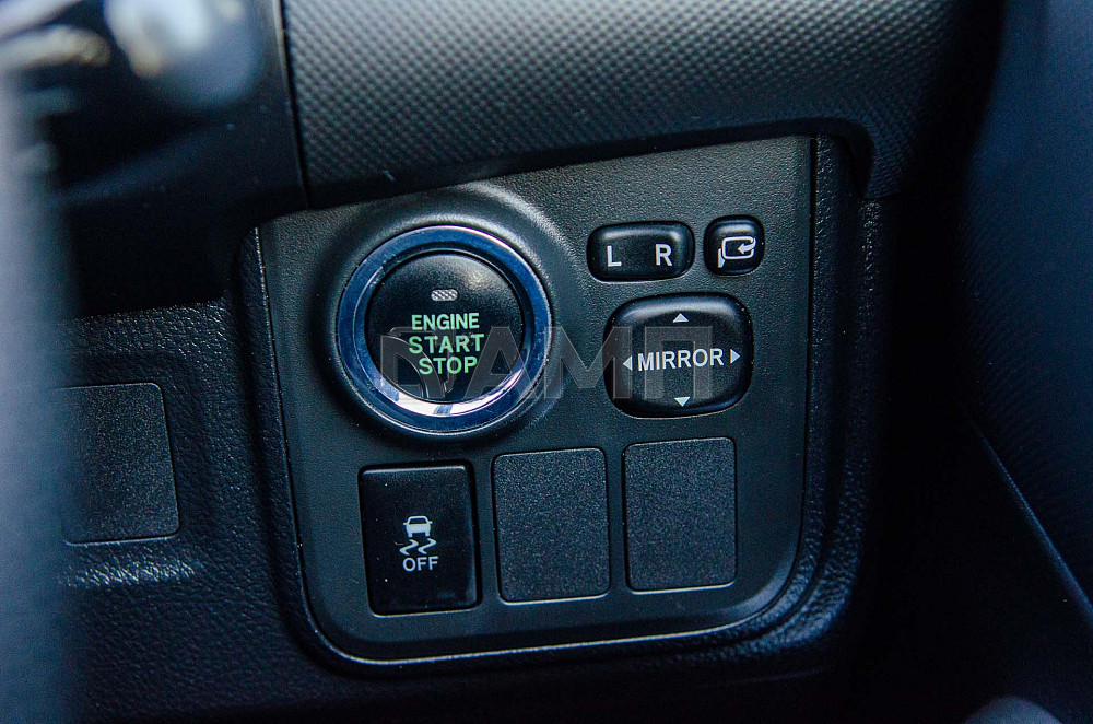 Продам Toyota Wish Новосибирск - изображение 9