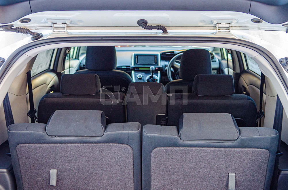 Продам Toyota Wish Новосибирск - изображение 4